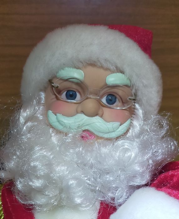 Винтажный Санта Клаус разговаривающий,поющий и танцующий