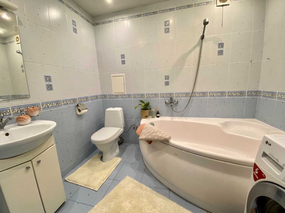 Центр. Власник. Острозького. 2 кімнати. Звітні документи