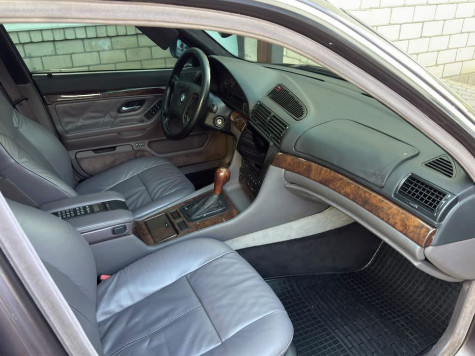Bmw 7 E38 3.0I gas/benzin
