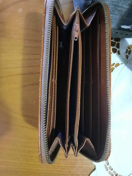 Carteira ruffel como nova , pouco uso