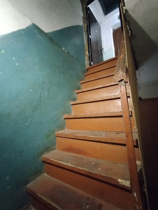1-кімнатна квартира на 2 поверсі в м.Малин, хороший район, під капітальний ремонт, пічне опалення