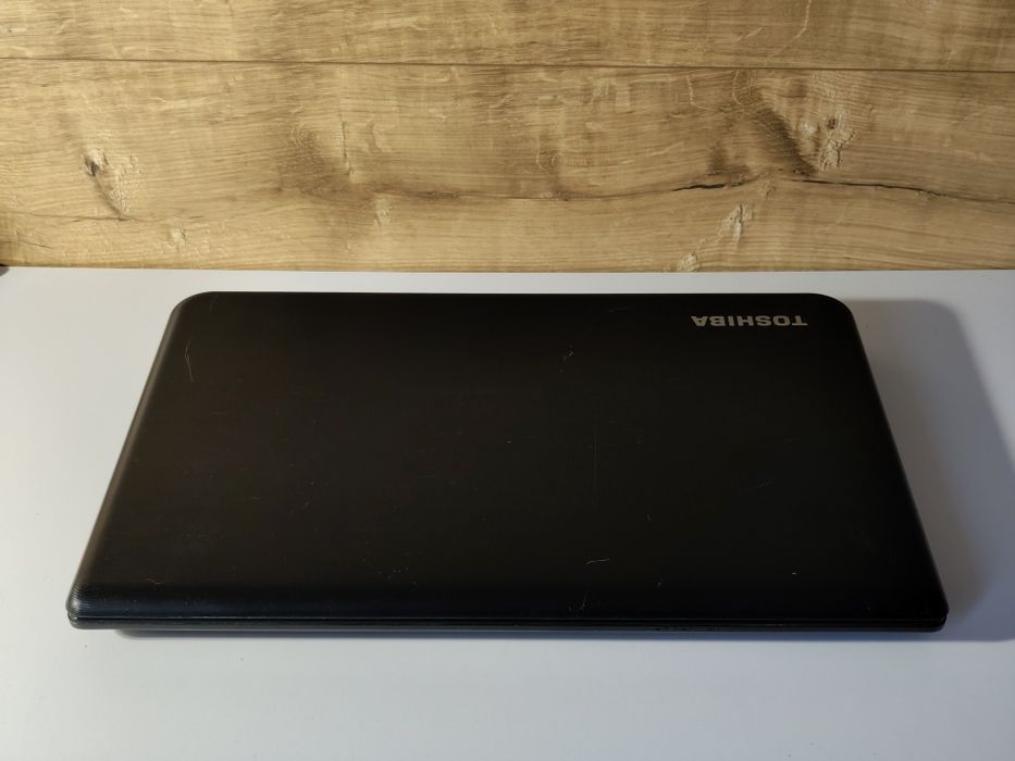 Абсолютно справний ноутбук з великим екраном 17.3/Intel/8 ОЗП/1 TB HDD