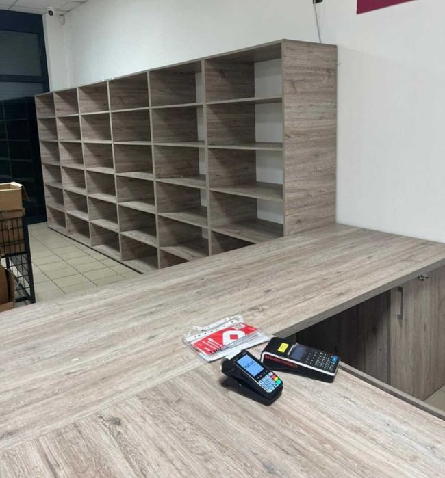 Regał sklepowy, segmentowy