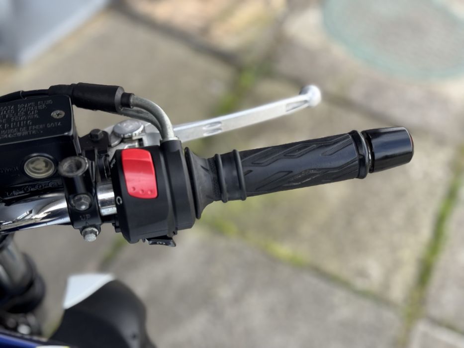 Suzuki Gladius 400 ABS з Японії Motozet