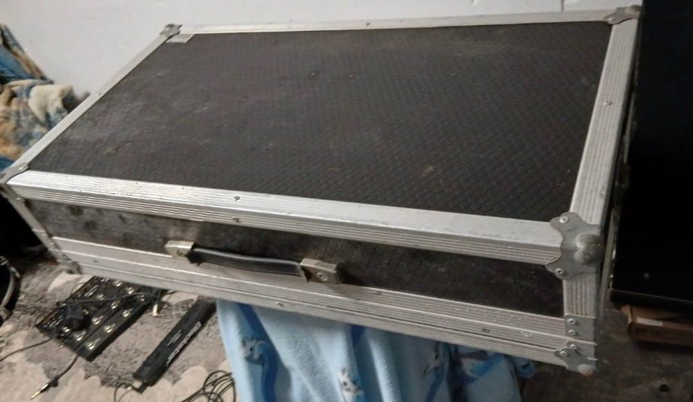 Case metálica para pedais ou pedaleira
