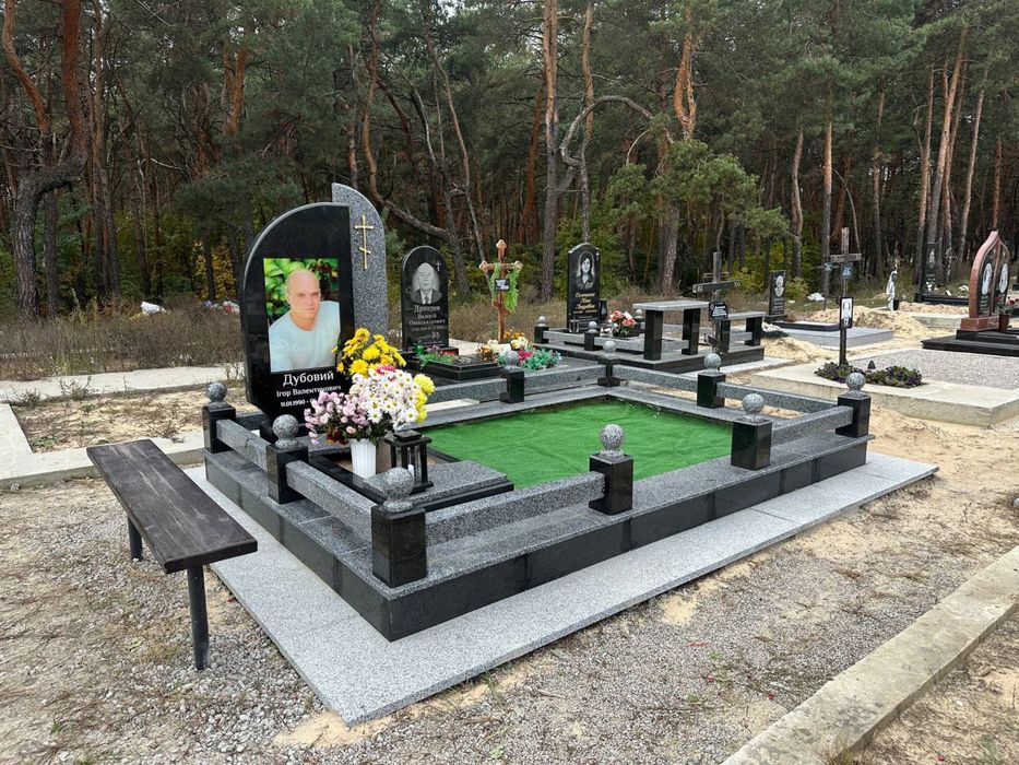 Виготовляємо памʼятників в смт. КОЗИН та в м.Обухів