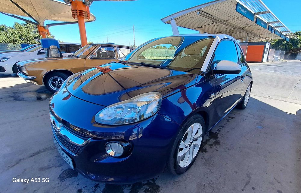 Excelente Opel Adams