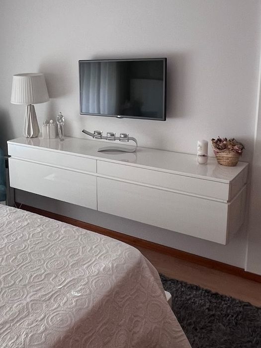Aparador Suspenso 180cm Lacado Branco Alto Brilho – Excelente Estado