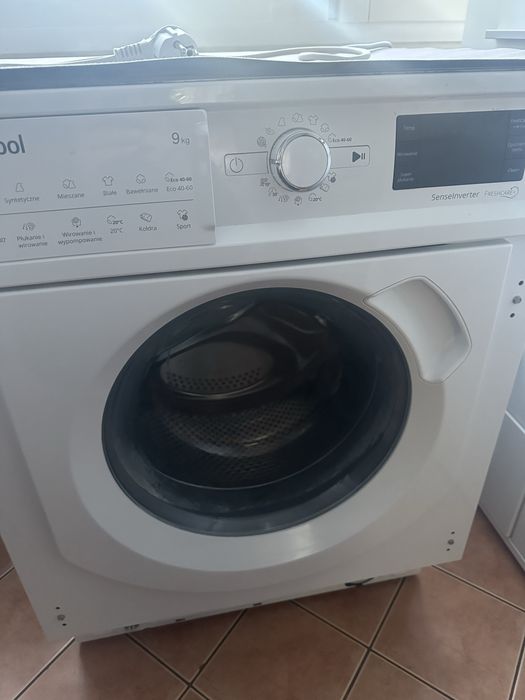 Sprzedam pralke pod zabudowe