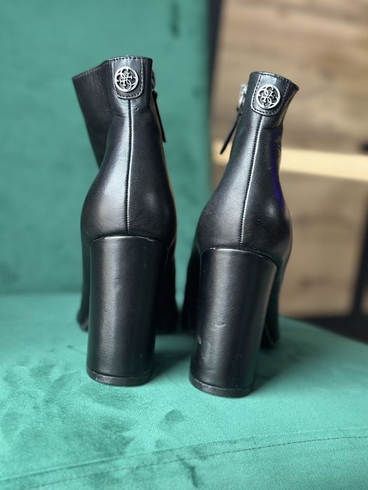 Botki na obcasie czarne   skóra naturalna guess 38 stan idelanh