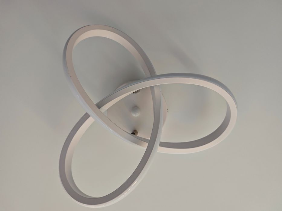 Стельова люстра (модерн)