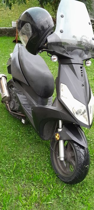 Scooter 125 em bom estado