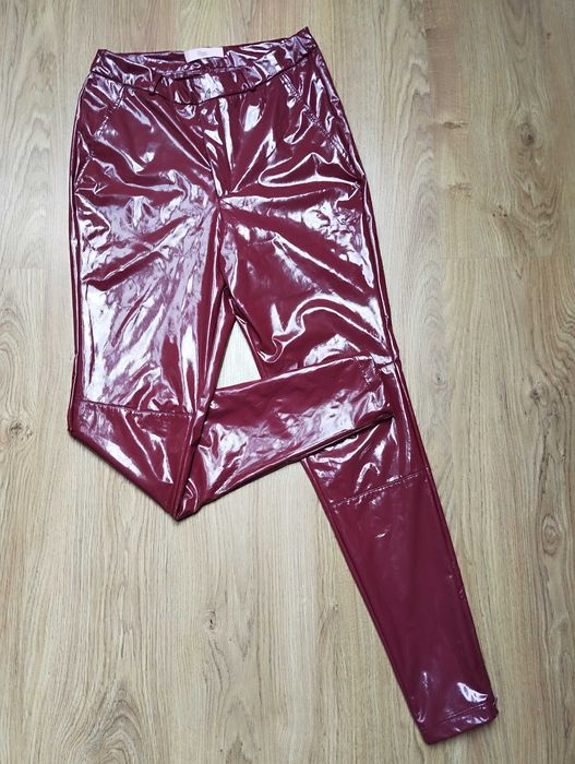 bordowe lateksowe legginsy L zip spodnie ze skóry lakierowanej skinny high waist goth alternative