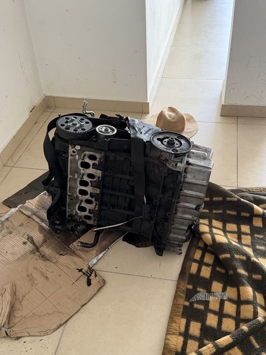 Motor Volkswagen Golf V 1.9 TDI BLS 105cv Completo
