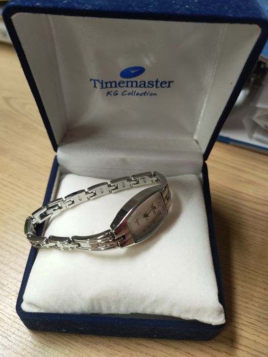 Zegarek damski w stylu bransoletki