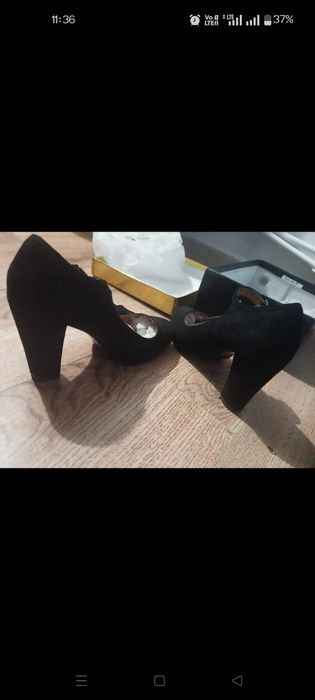 Buty na obcasie  czarne