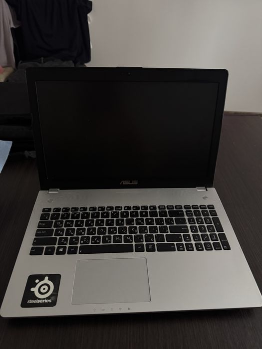 Ноутбук Asus , сумка подарунок пк