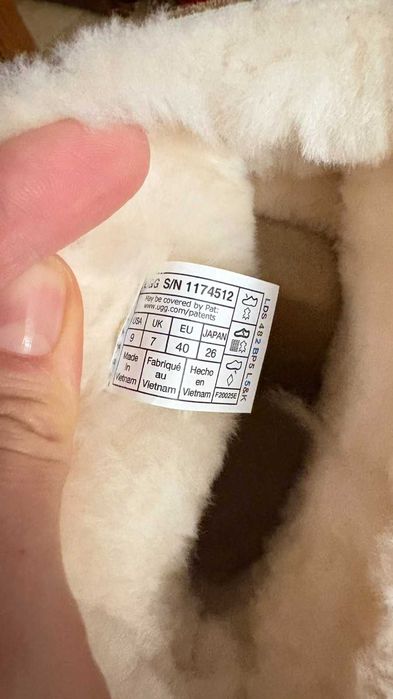 UGG  жіночі 40р US9
