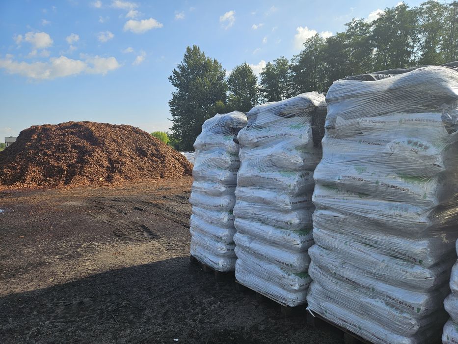 Kora Sosnowa Sortowana Ziemia Torf Podłoża