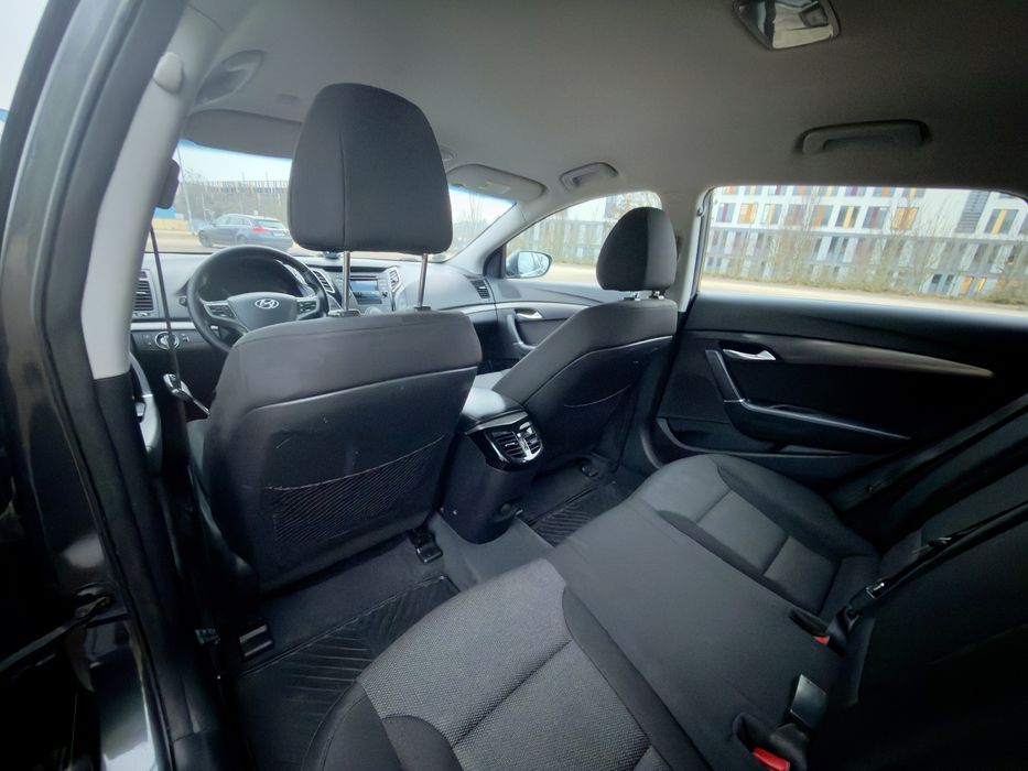 Do sprzedania  :Hyundai i 40cw/5Star Edition  Farbe Stone Gray