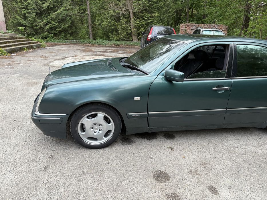 Mercedes benz w210 E200