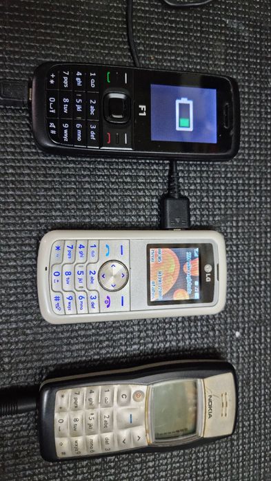 Telemóveis a funcionar.