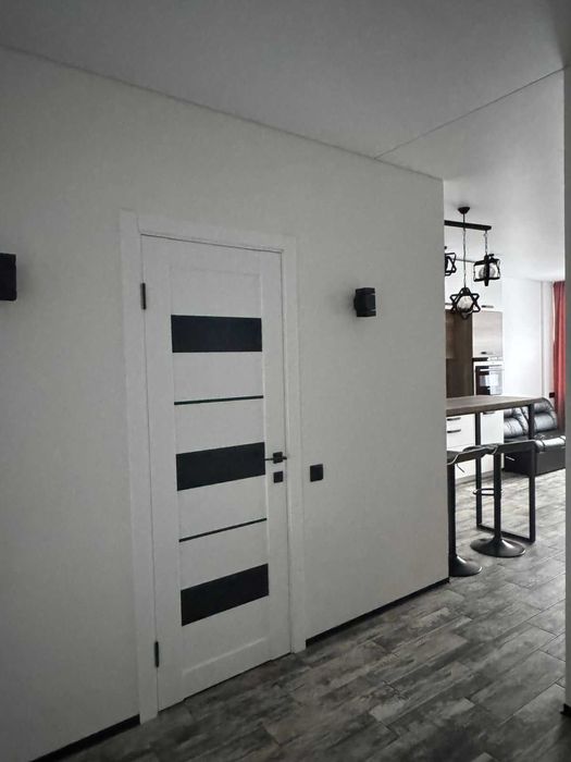 Стильна нова квартира на Митниці