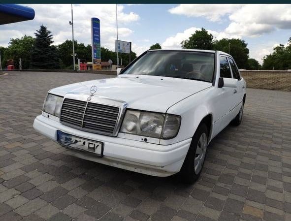 Mercedes benz w124