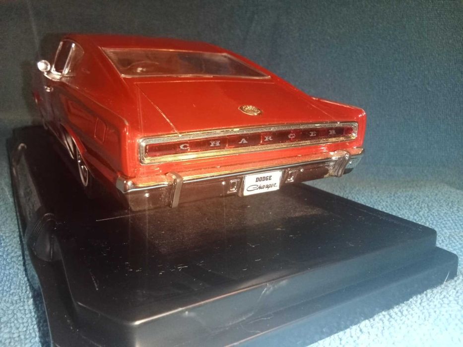 Dodge Charger 1966 Road Signature Miniatura