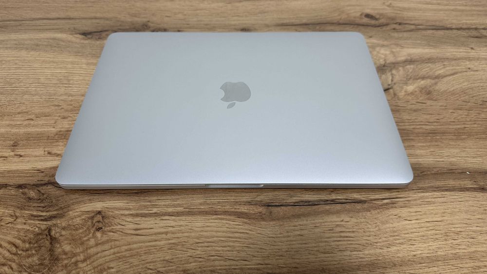MacBook Pro 13 2019 – i5, 16GB RAM, 256GB SSD