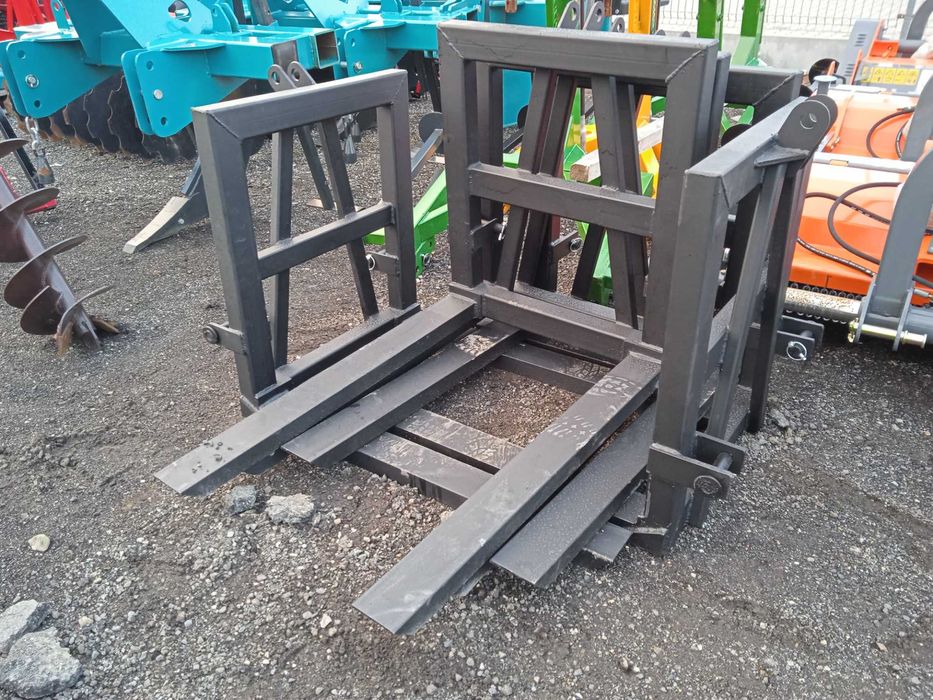 Paleciak na tylni TUZ ciągnika rolniczego widły do palet widła