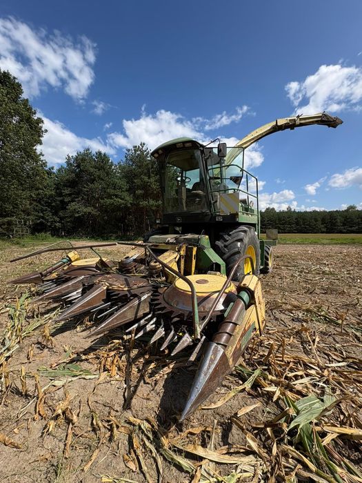 Sieczkarnia John Deere 6810