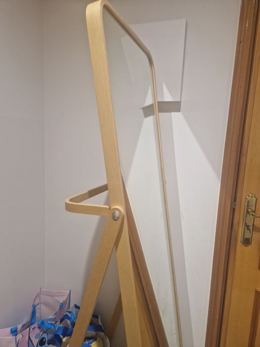 Espelho de pé ikornnes ikea