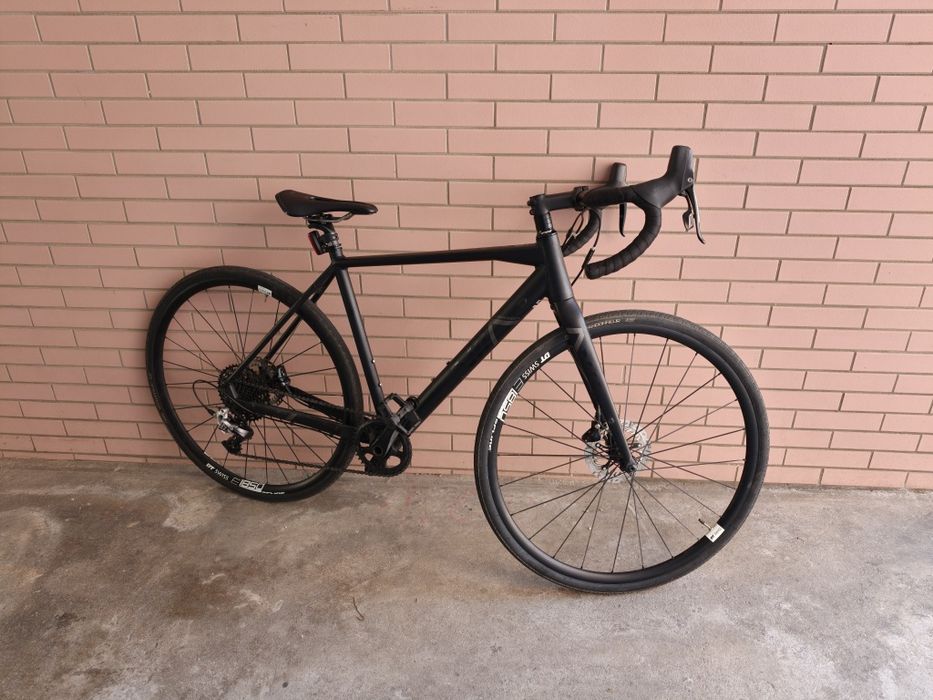Bicicleta orbea terra H31 - SRAM Rival hidráulico - rodas de swiss