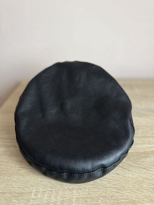 Жіноче кепі Stradivarius, екошкіра розмір М