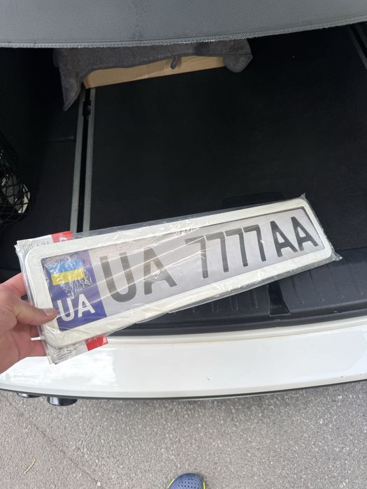 Рамка номерна, автомобильная для номера, крепление