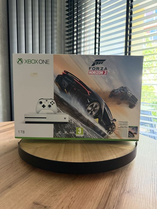 Xbox One S  1 TB
