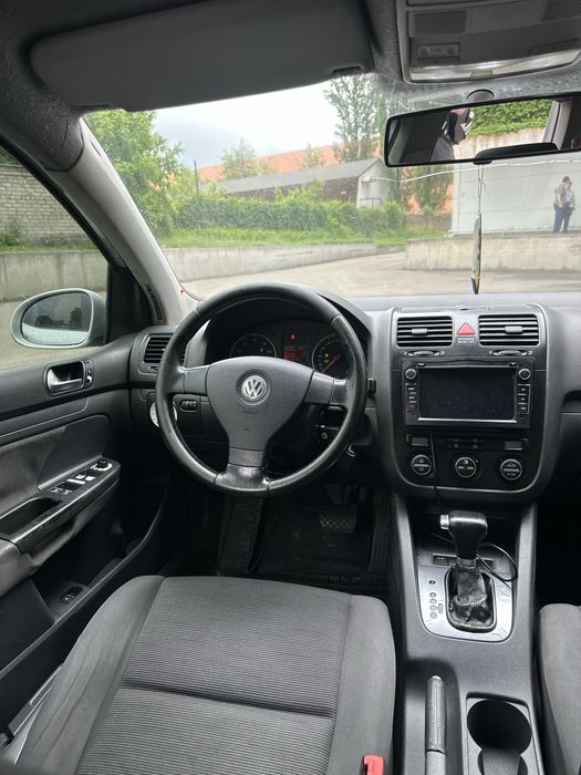 Volkswagen Golf V! Автомат! 1.6 mpi!
