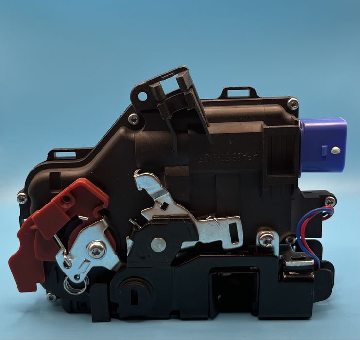 Замок дверей задній правий VW Golf 5, Jetta, Passat, Touran, Skoda Octavia A5 (7 pin)