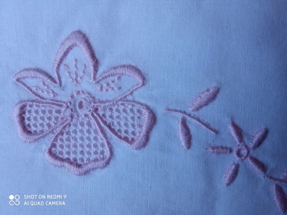 Lencois bordados a máquina pedal