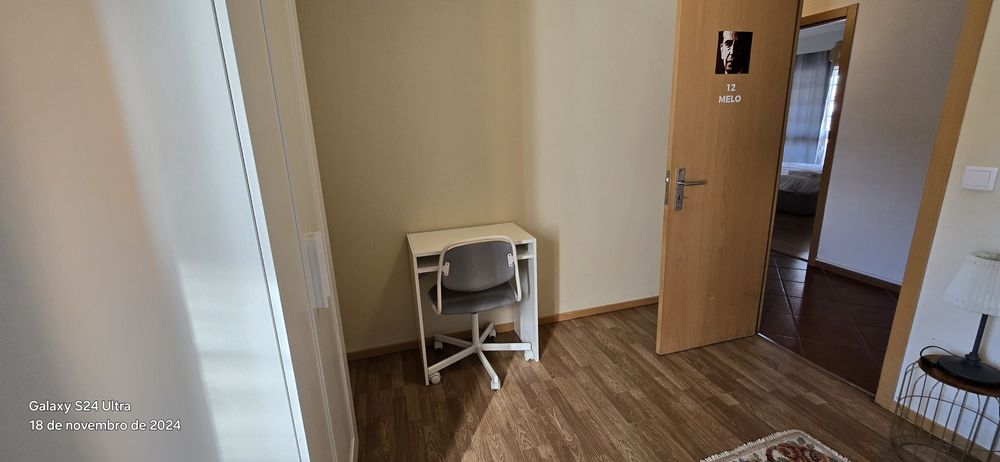 Quarto individual perto da rotunda Areosa