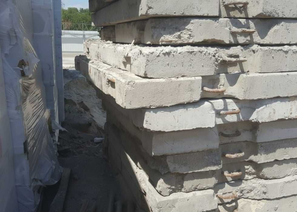 Дорожні плити з арматурою. Міцні та довговічні.