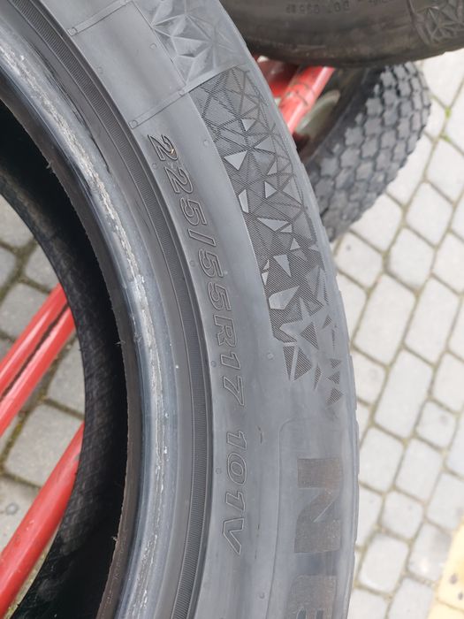 Opony zimowe Nexen 225/55r17
