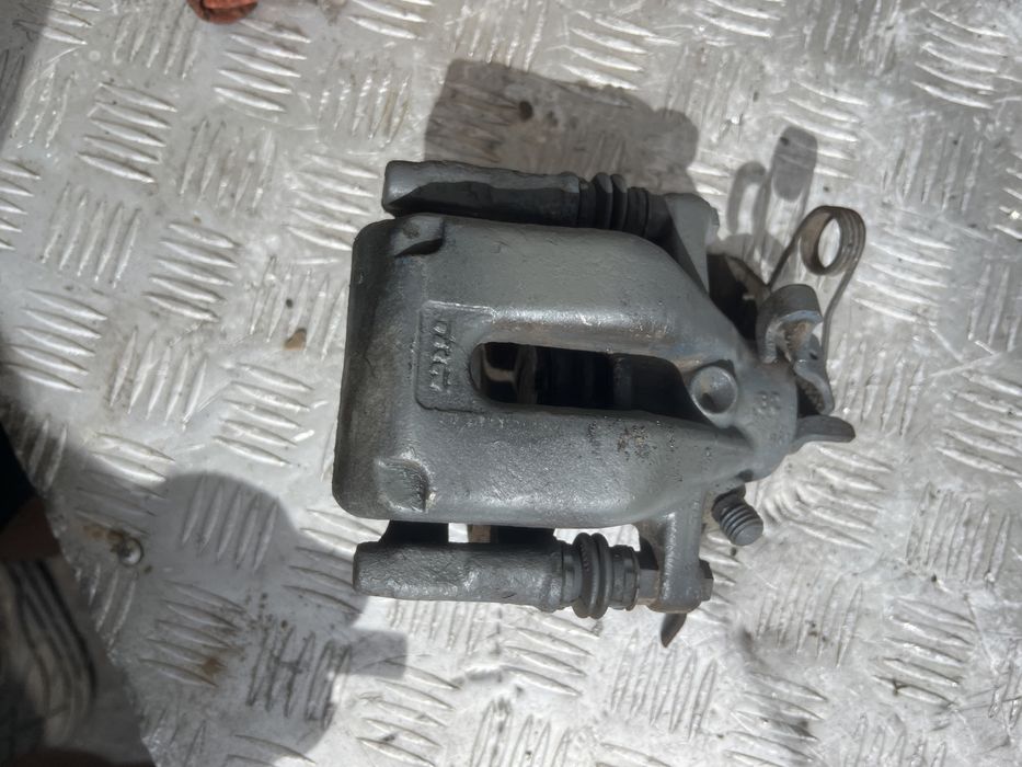 Задний суппорт Пежо 407 peugeot 407