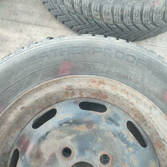 Koła '13 4x100 opony Nokian Weatherproof 175/70/13