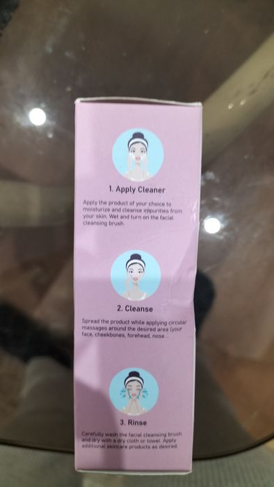 Aparelho de limpeza de pele da Marca Oriflame