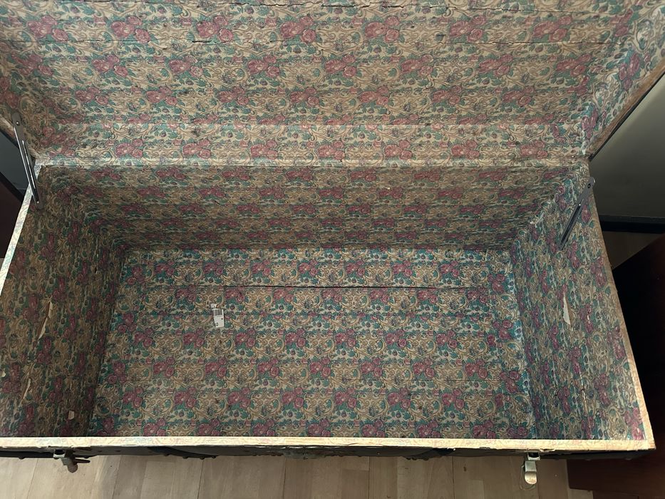 Arca antiga em bom estado