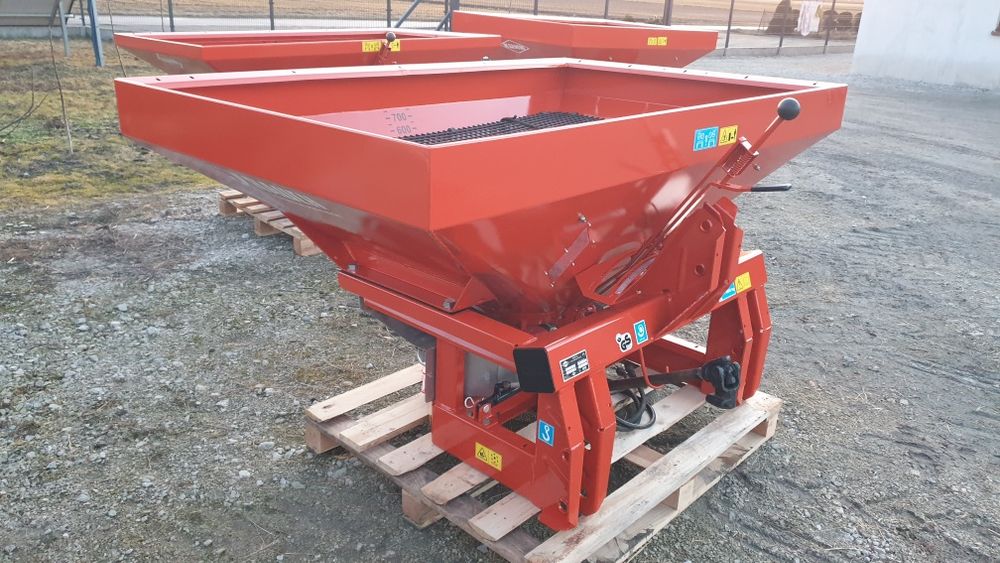 Rozsiewacz kuhn mds 935