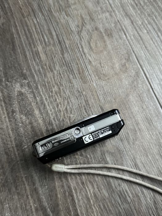 Цифровий фотоапарат Sony DSC W100