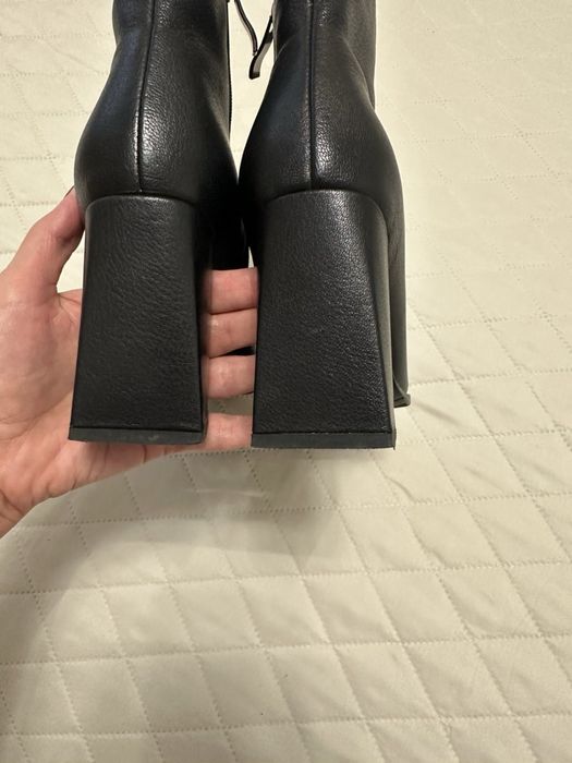 Жіночі ботільйони шкіряні